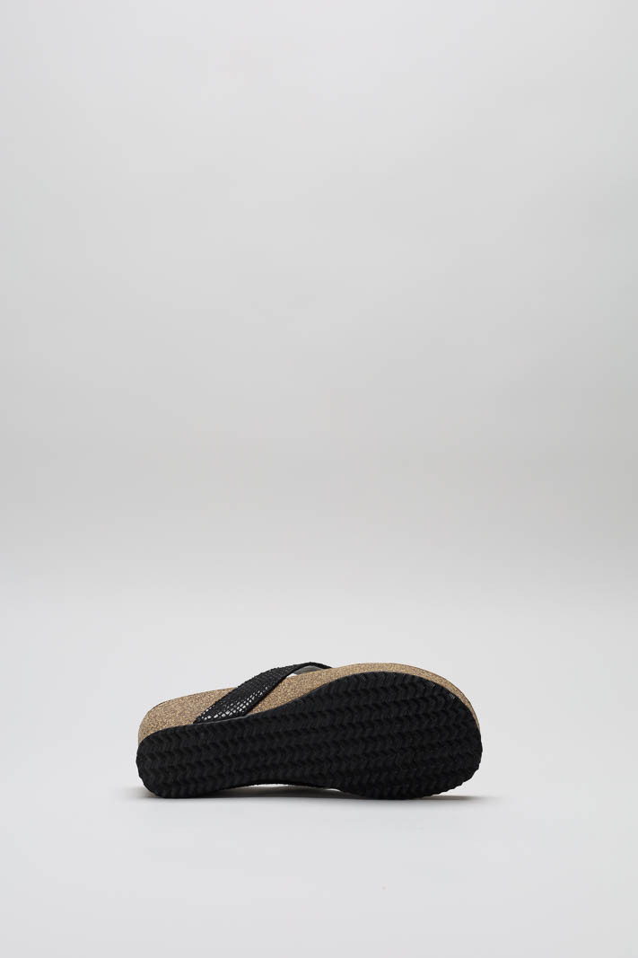 zoom in on Zwart Slipper image Zwart Slipper image