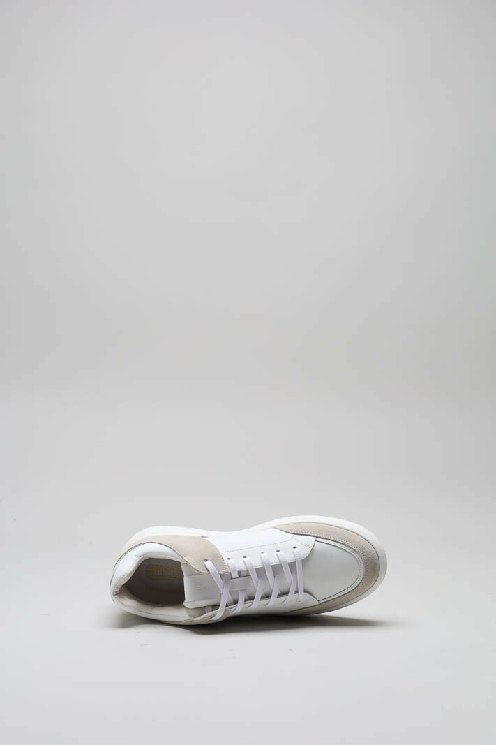 zoom in on Wit Sneaker image Wit Sneaker image