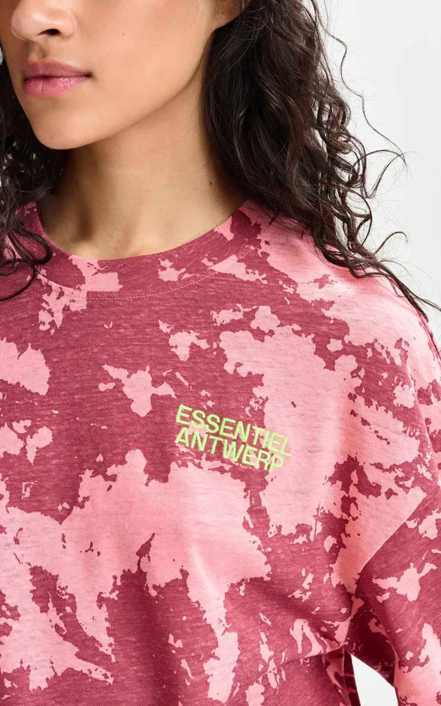 zoom in on Roze T-shirt/top image Roze T-shirt/top image