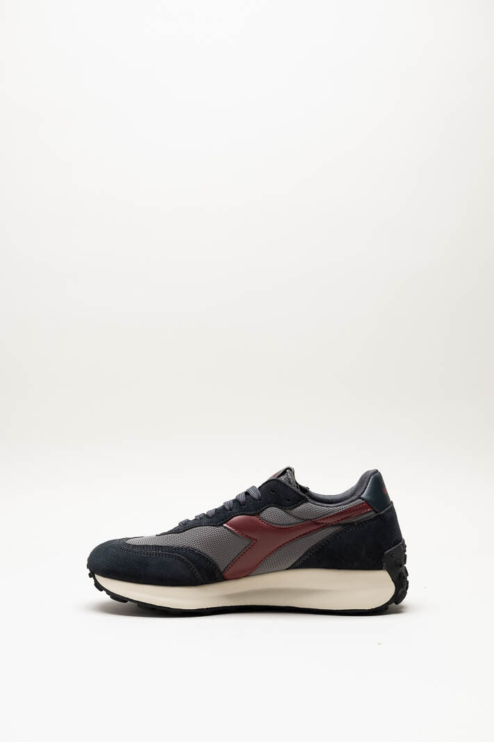 zoom in on Donkerblauw Sneaker image Donkerblauw Sneaker image