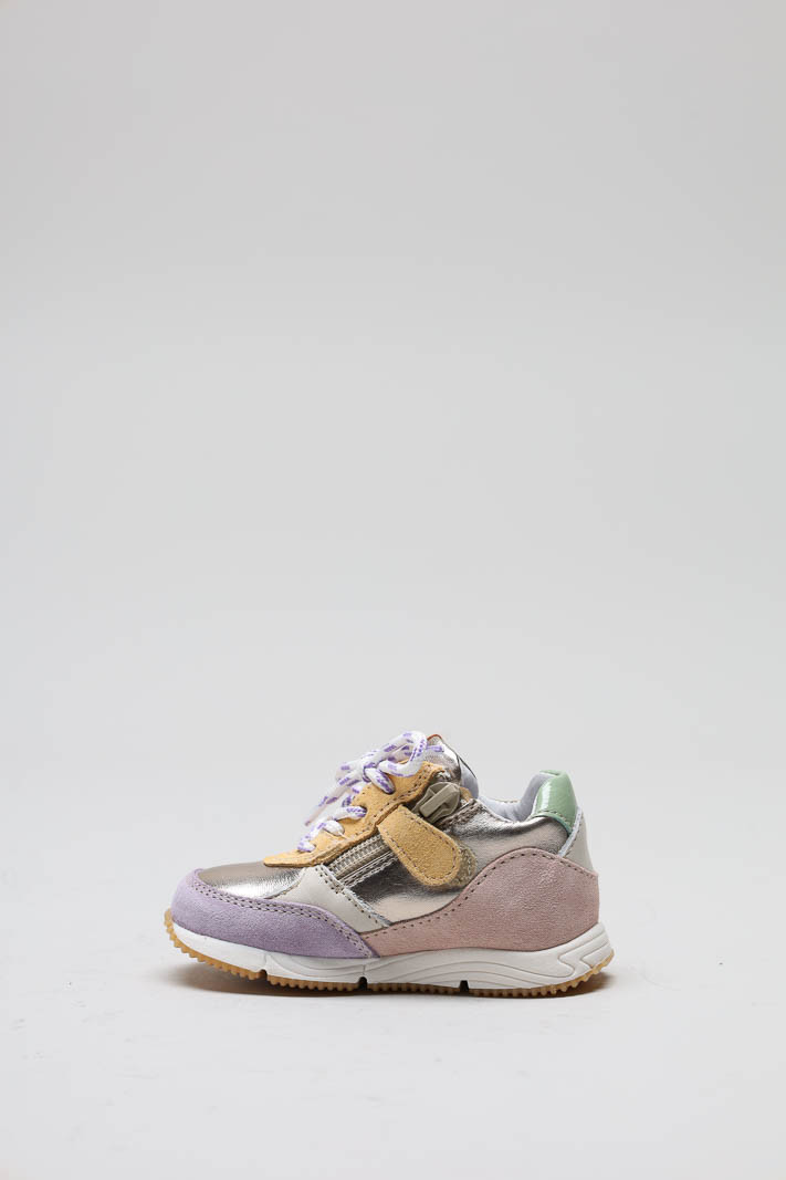 zoom in on Goud Sneaker image Goud Sneaker image