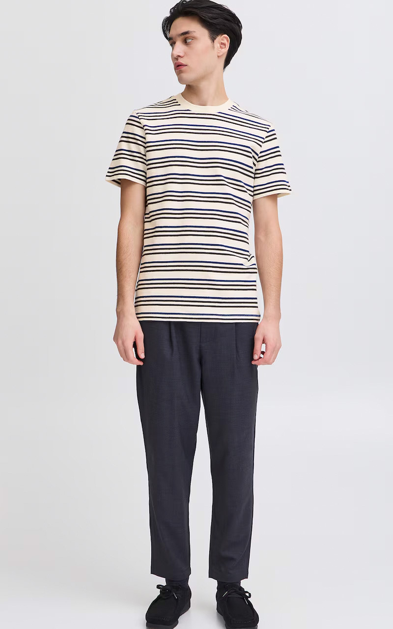 zoom in on Blauw T-shirt image Blauw T-shirt image