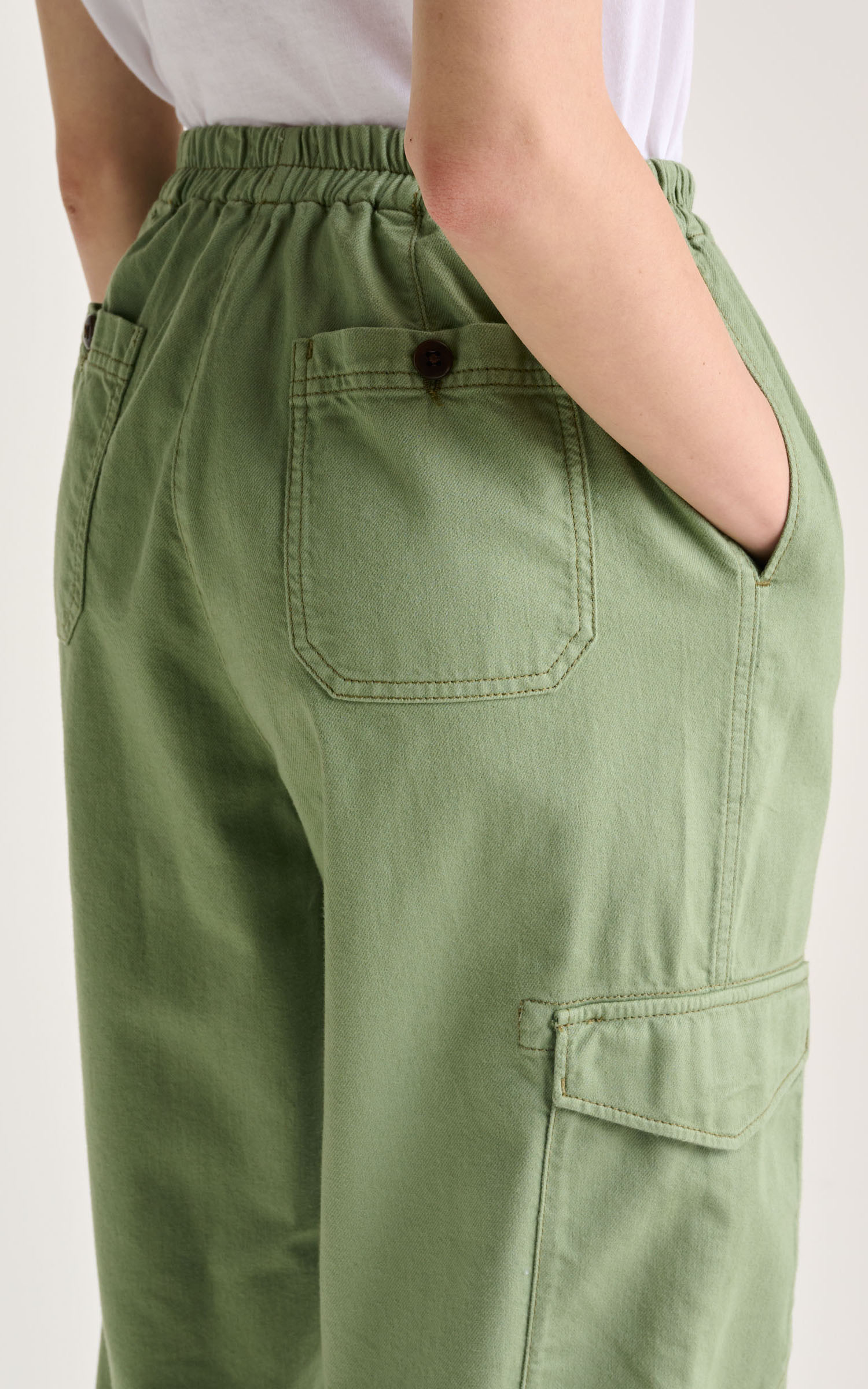 zoom in on Groen Broek image Groen Broek image