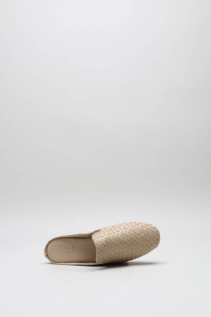 zoom in on Beige Muiltje image Beige Muiltje image