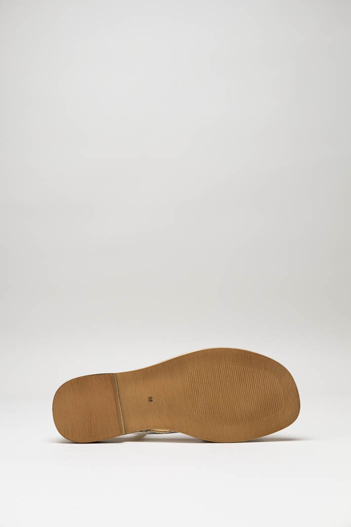 Brons Sandaal plat image