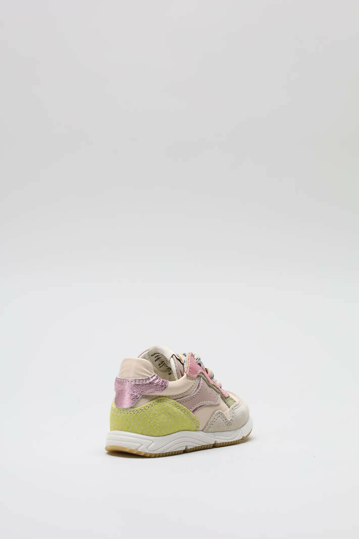 zoom in on Roze Sneaker image Roze Sneaker image