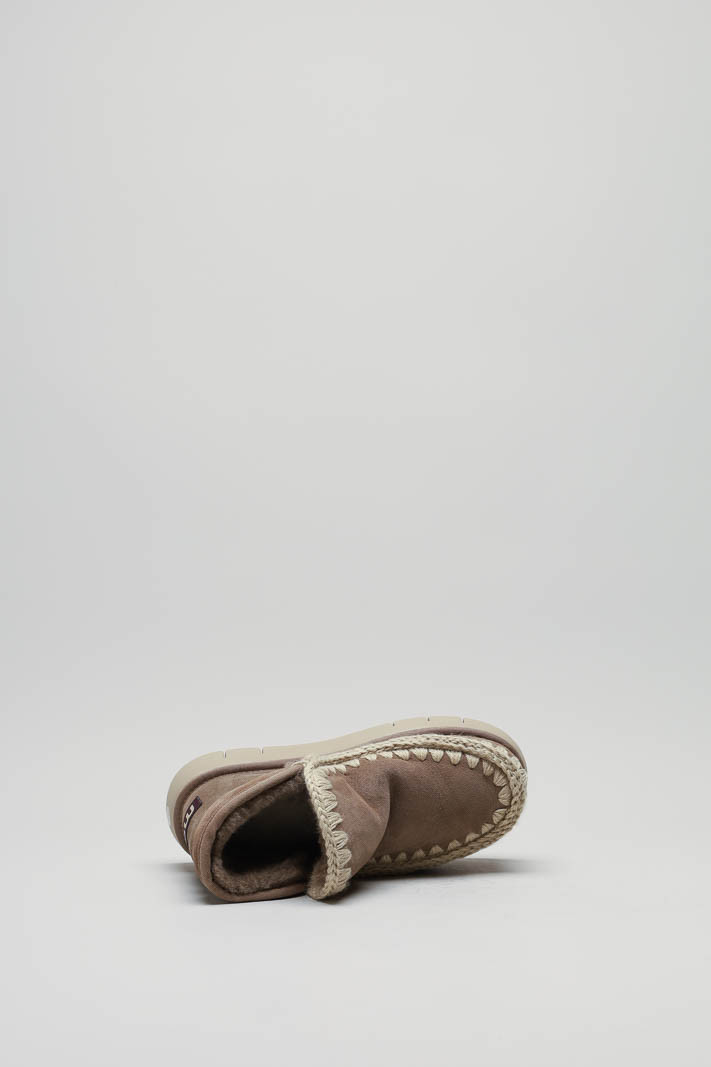 zoom in on Taupe Enkellaars plat image Taupe Enkellaars plat image