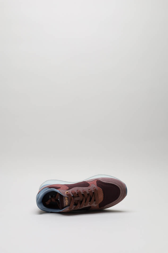 zoom in on Oudroze Sneaker image Oudroze Sneaker image