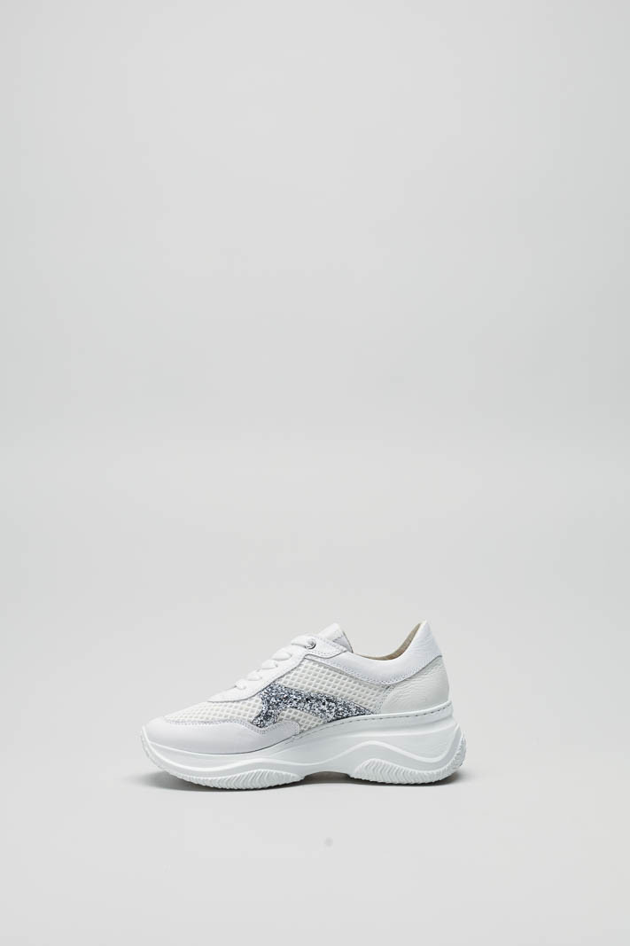 zoom in on Wit Sneaker image Wit Sneaker image