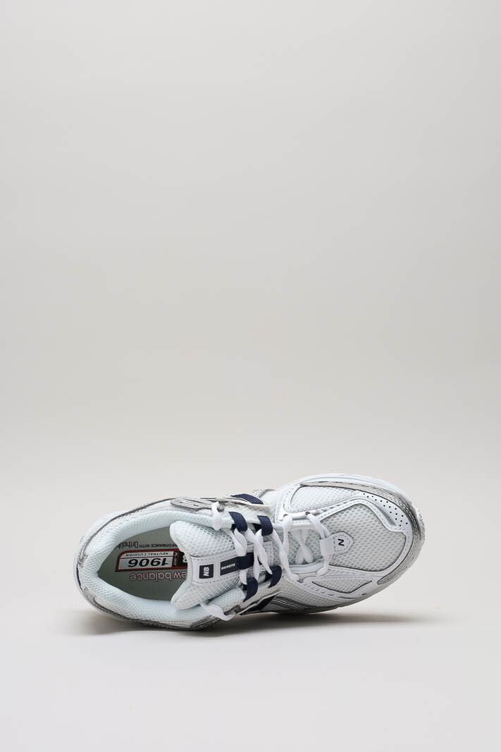 zoom in on Wit Sneaker image Wit Sneaker image