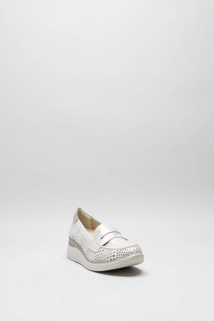 zoom in on Goud Mocassin image Goud Mocassin image