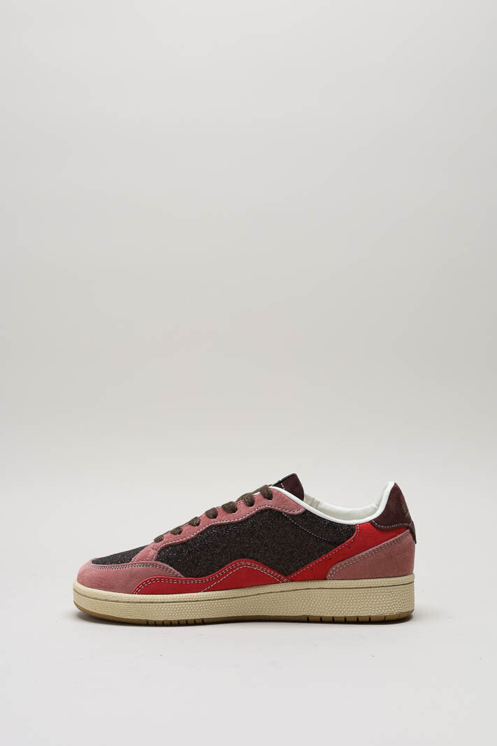 zoom in on Roze Sneaker image Roze Sneaker image