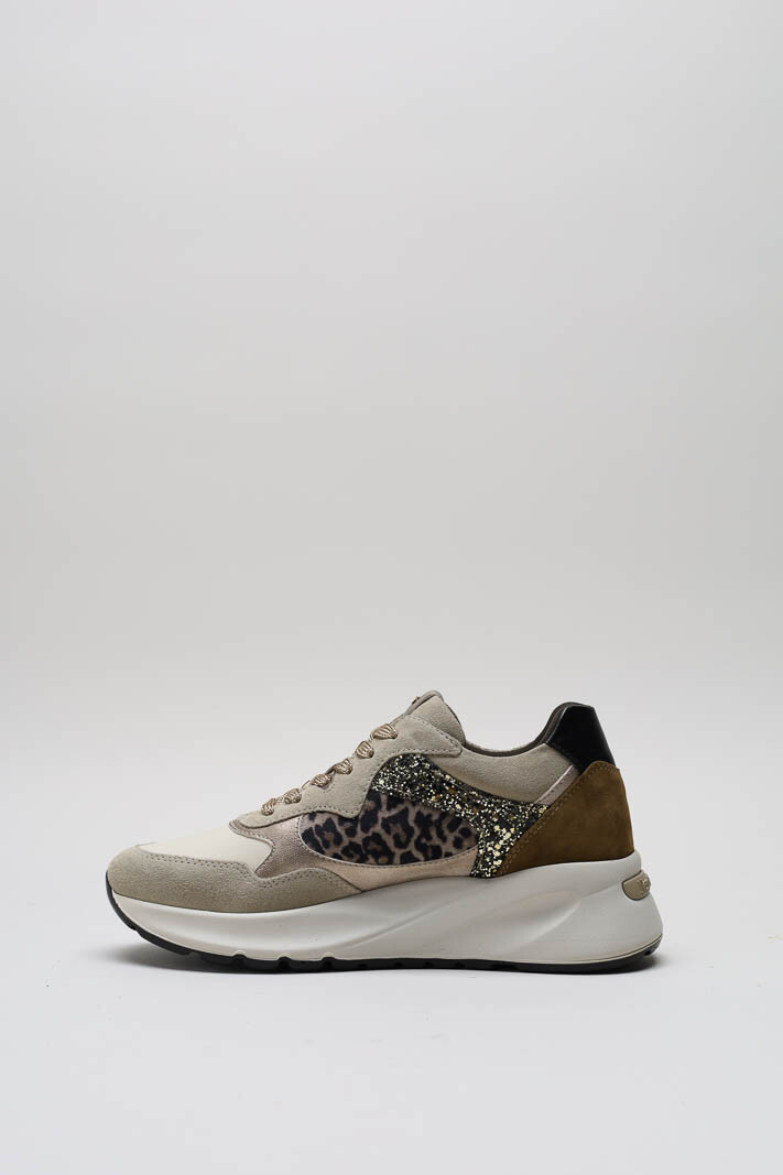 zoom in on Beige Sneaker image Beige Sneaker image