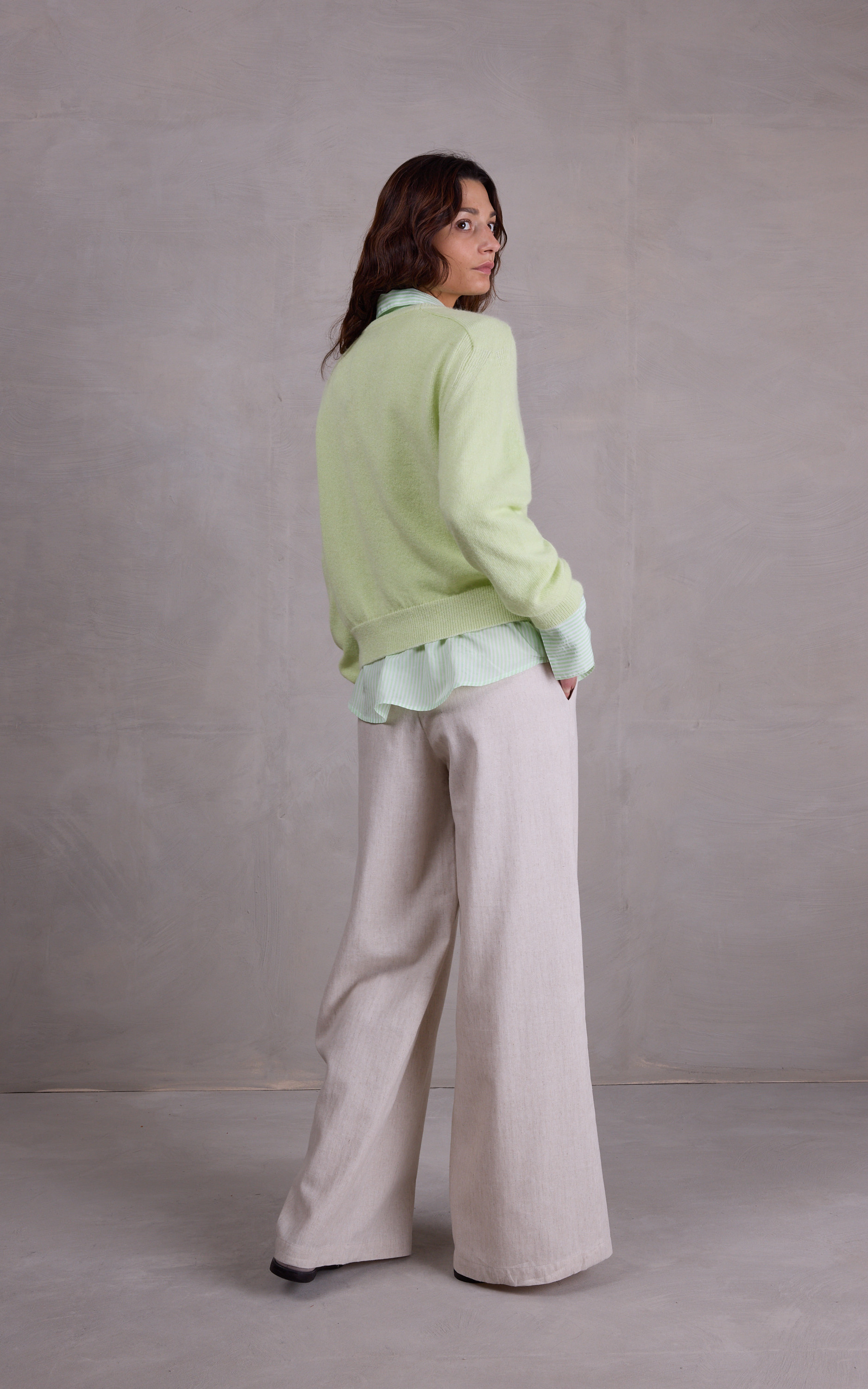 zoom in on Lichtgroen Sweater/trui image Lichtgroen Sweater/trui image