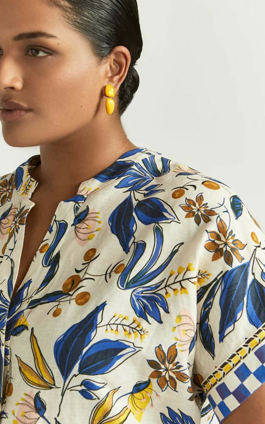 zoom in on Blauw Blouse image Blauw Blouse image