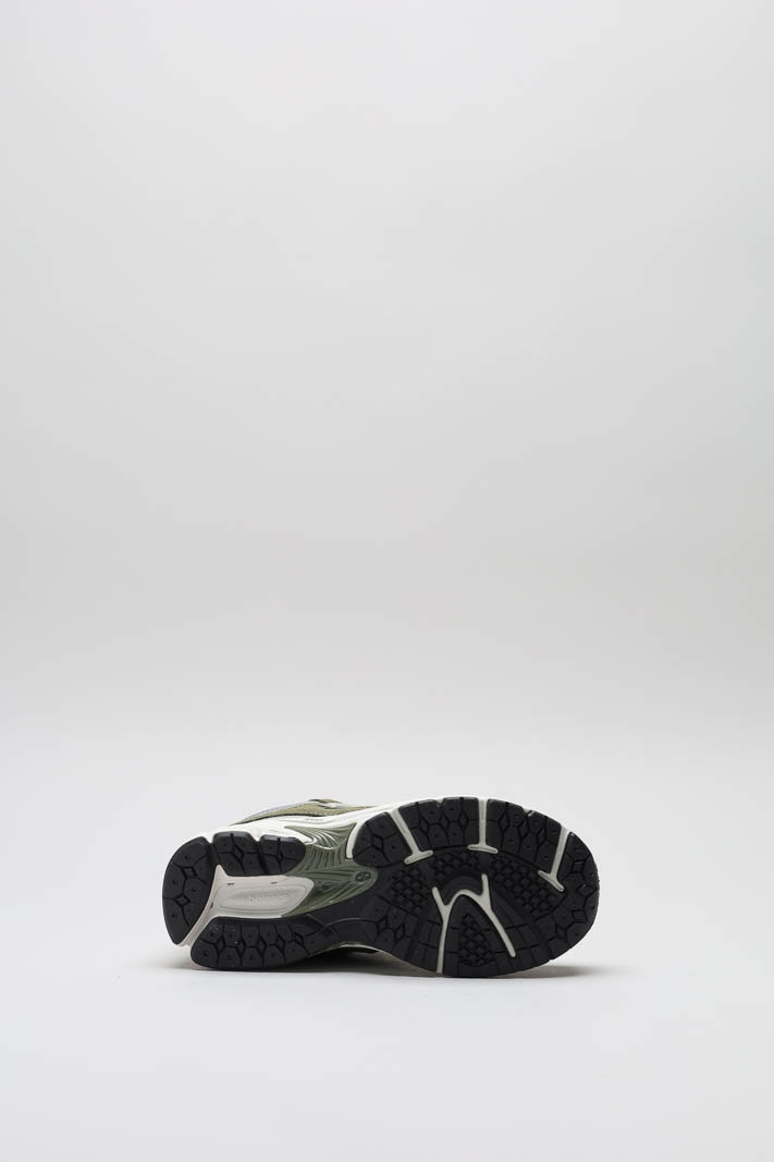 zoom in on Kaki Sneaker image Kaki Sneaker image