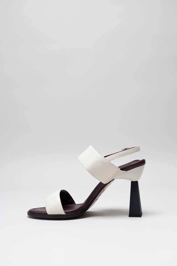 Beige Sandaal hak image