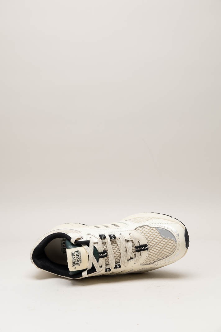 Beige Sneaker image