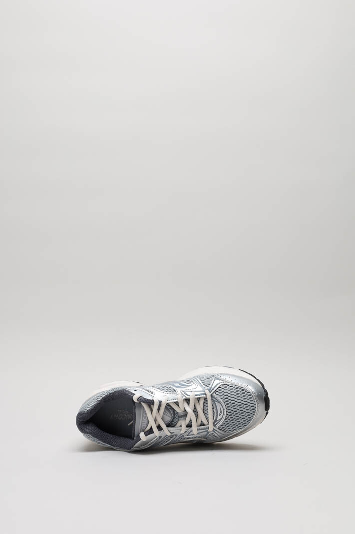 zoom in on Zilver Sneaker image Zilver Sneaker image