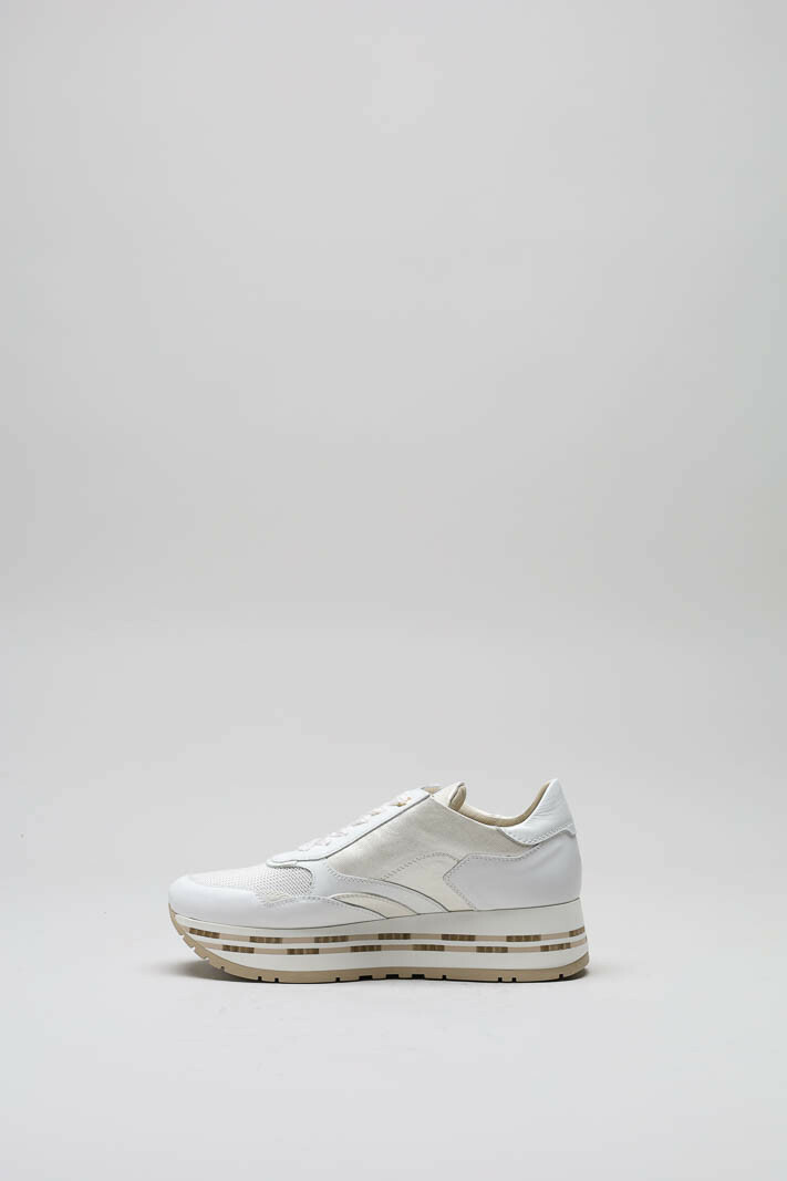 zoom in on Wit Sneaker image Wit Sneaker image