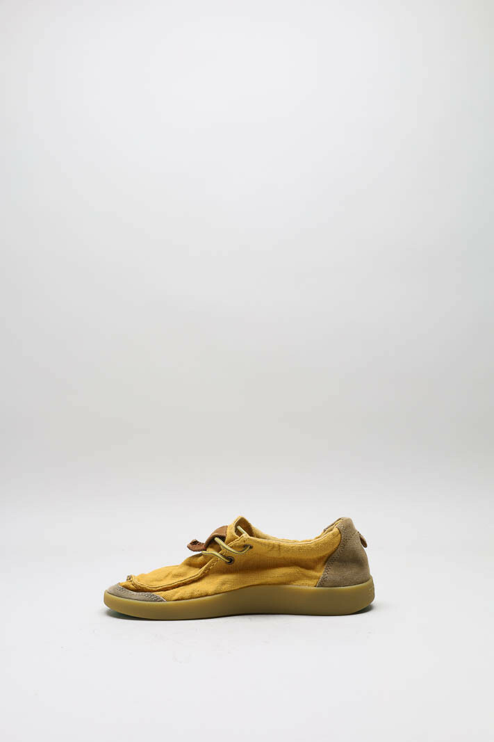 zoom in on Geel Sneaker image Geel Sneaker image