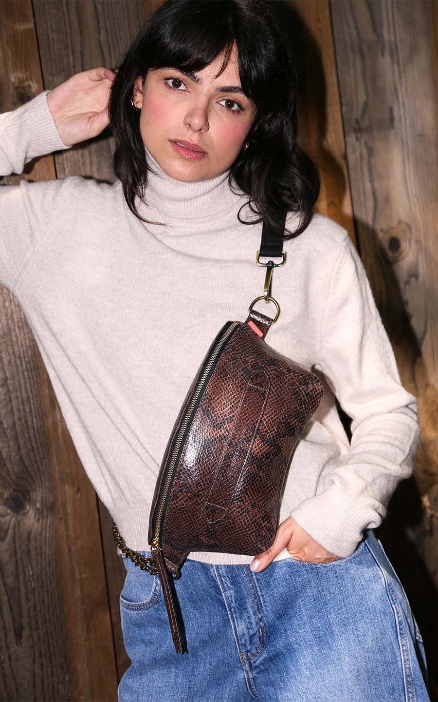Donkerbruin Cross body image