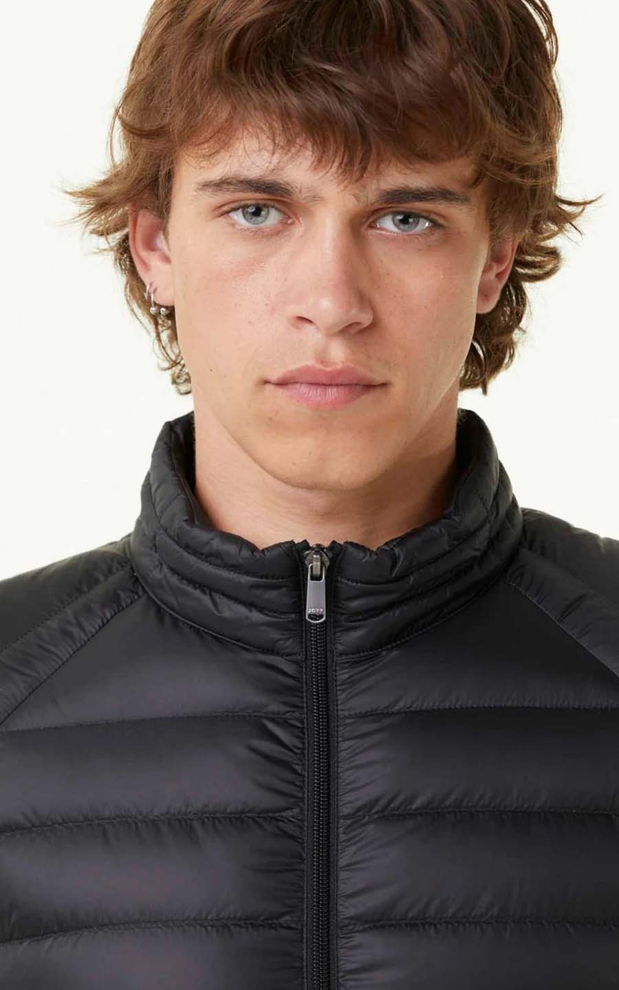 zoom in on Zwart Jas image Zwart Jas image