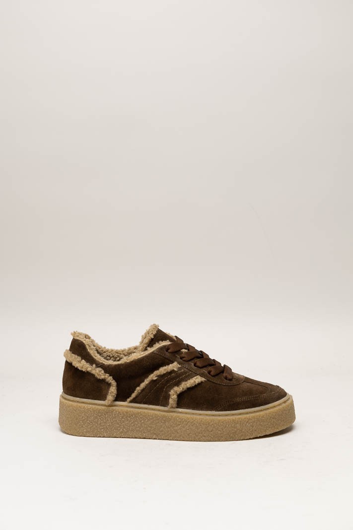 Bruin Sneaker