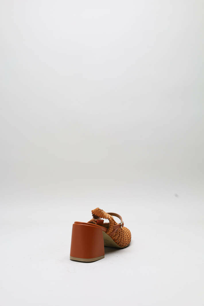 zoom in on Oranje Pump image Oranje Pump image