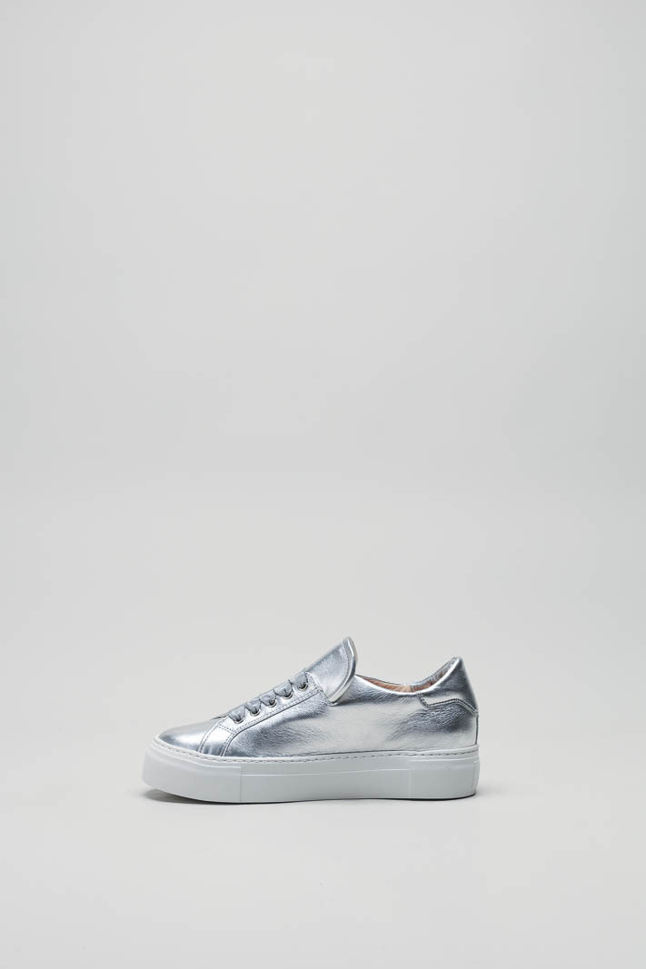 zoom in on Zilver Sneaker image Zilver Sneaker image