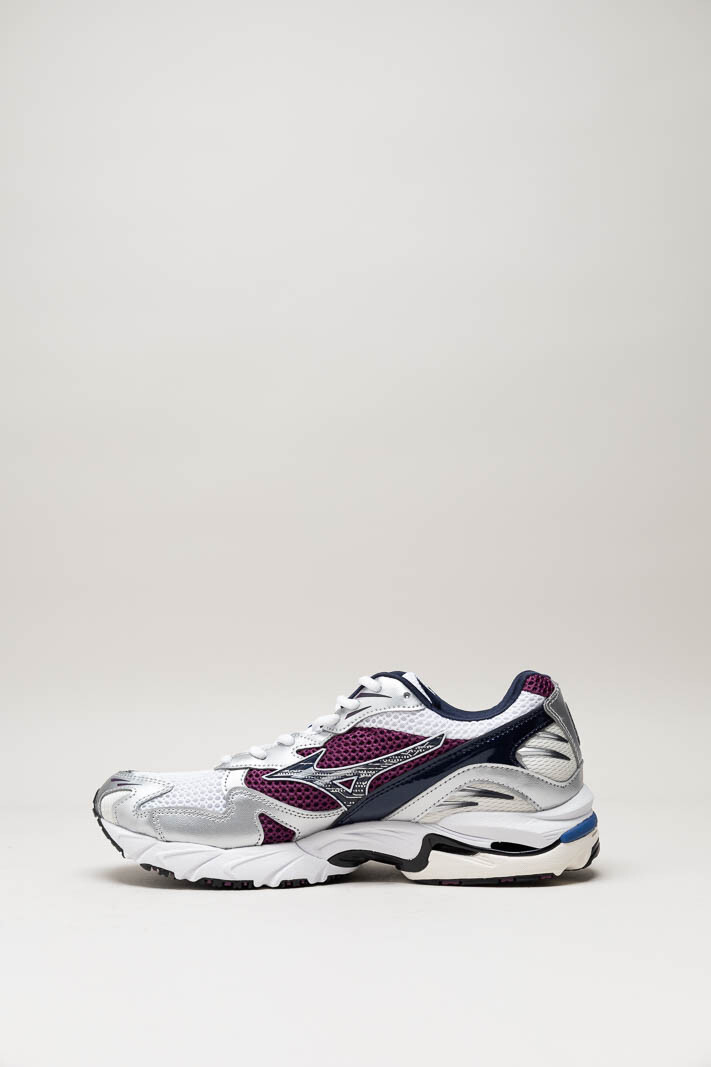 Bordeaux Sneaker image