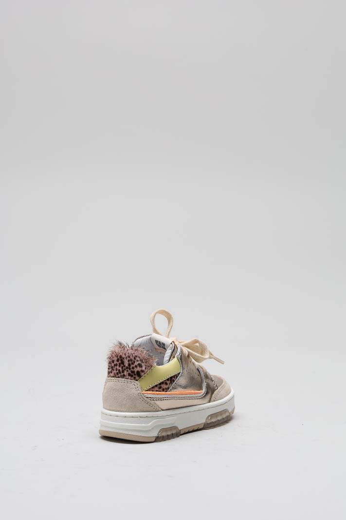 zoom in on Goud Sneaker image Goud Sneaker image