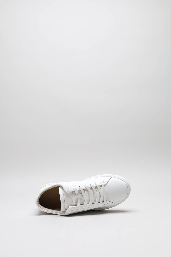 zoom in on Wit Sneaker image Wit Sneaker image