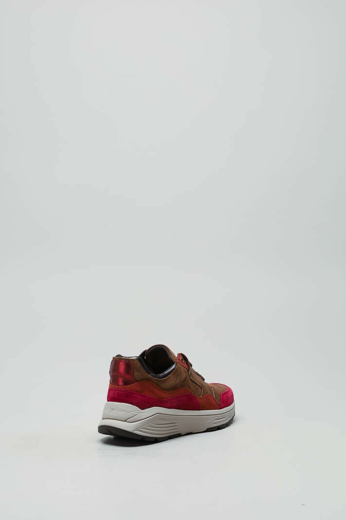 zoom in on Bruin Sneaker image Bruin Sneaker image