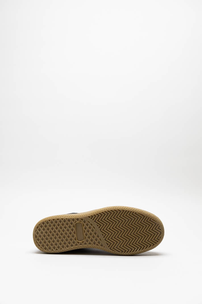 zoom in on Zwart Sneaker image Zwart Sneaker image