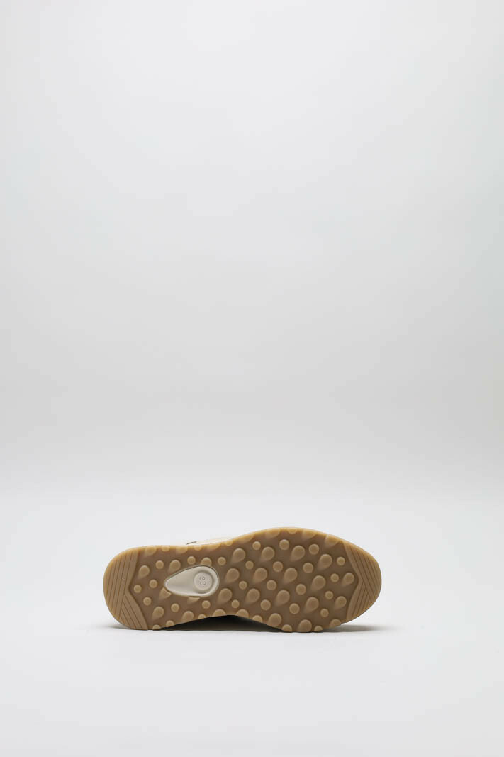 zoom in on Goud Sneaker image Goud Sneaker image