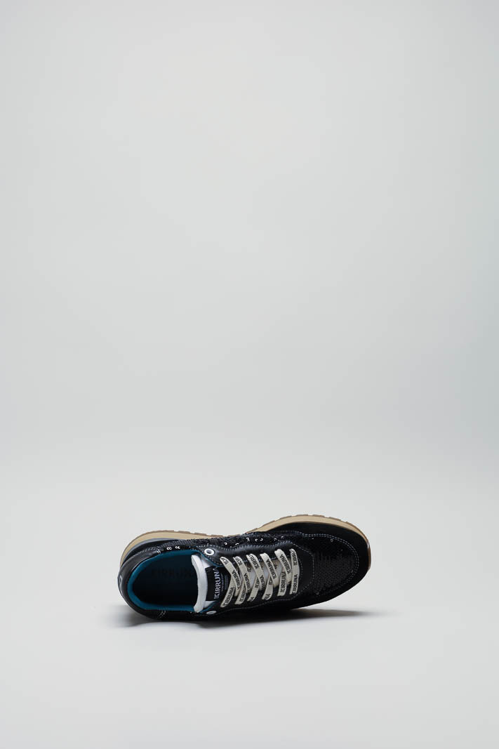 zoom in on Zwart Sneaker image Zwart Sneaker image