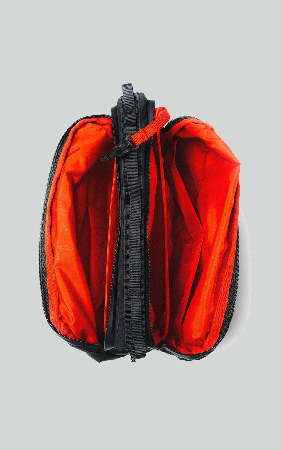 zoom in on Zwart Cross body image Zwart Cross body image