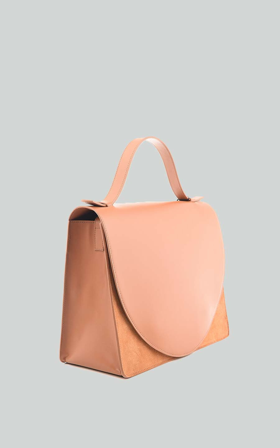 zoom in on Cognac Handtas image Cognac Handtas image
