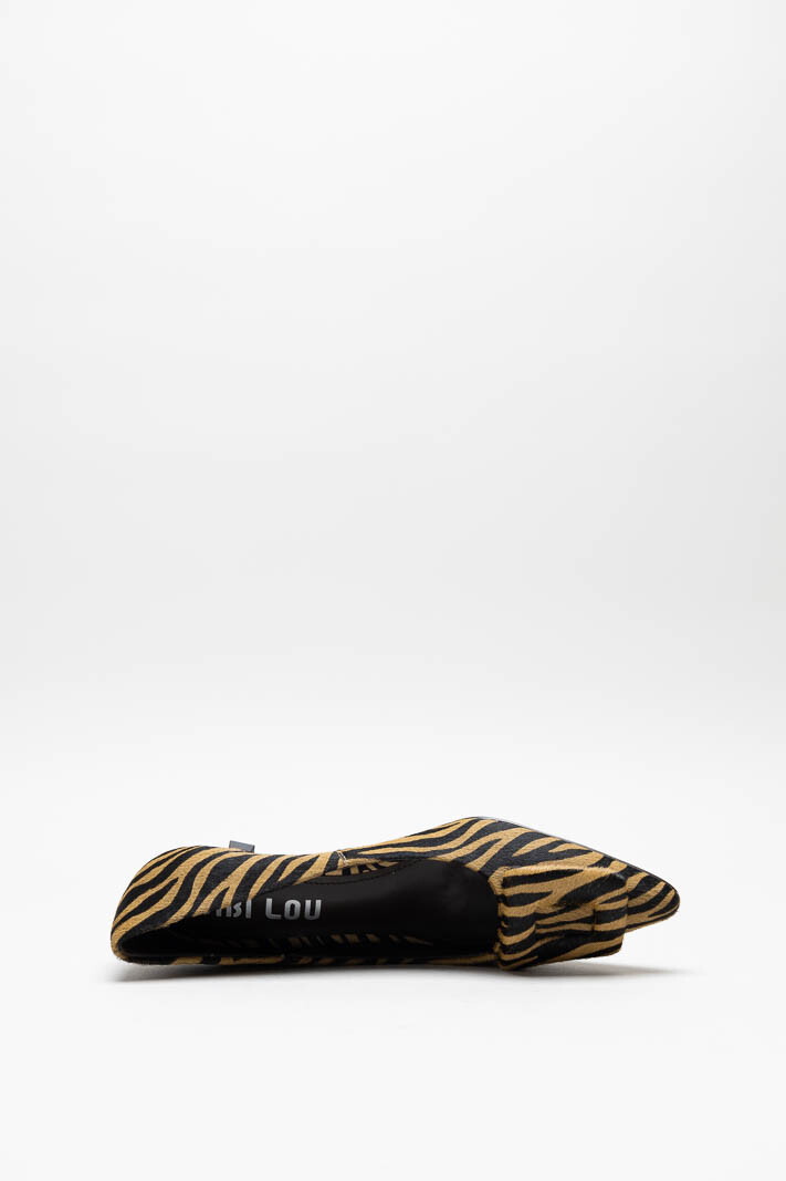 zoom in on Beige Pump image Beige Pump image