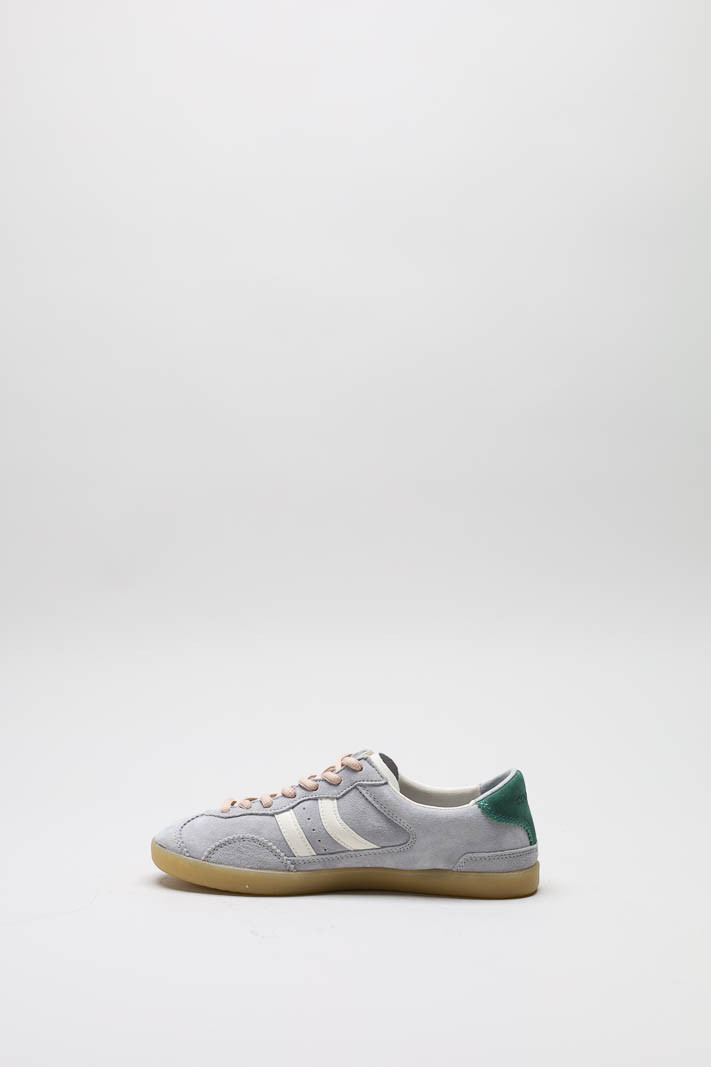 zoom in on Lichtblauw Sneaker image Lichtblauw Sneaker image