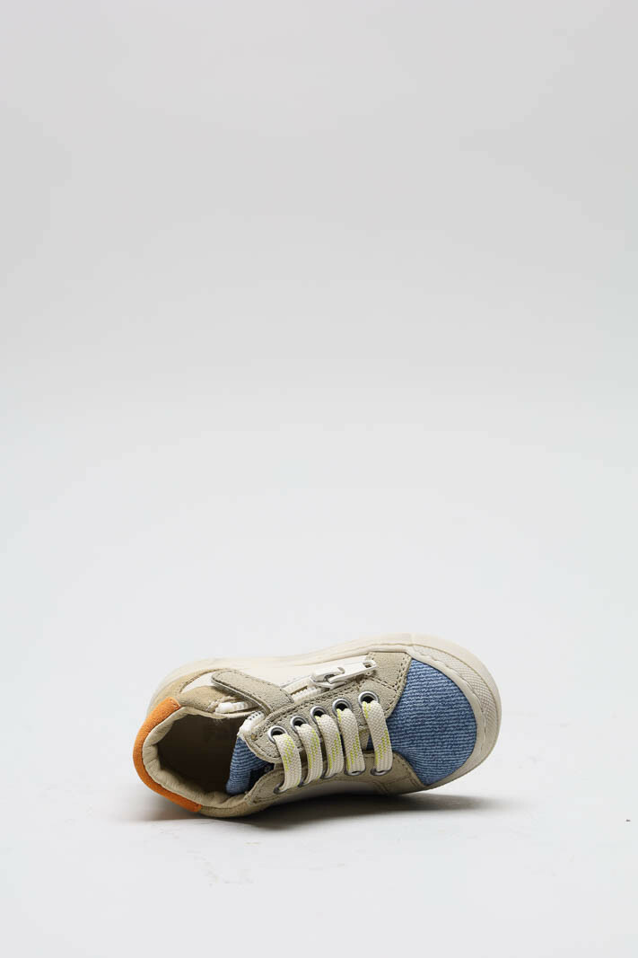 zoom in on Kaki Sneaker image Kaki Sneaker image