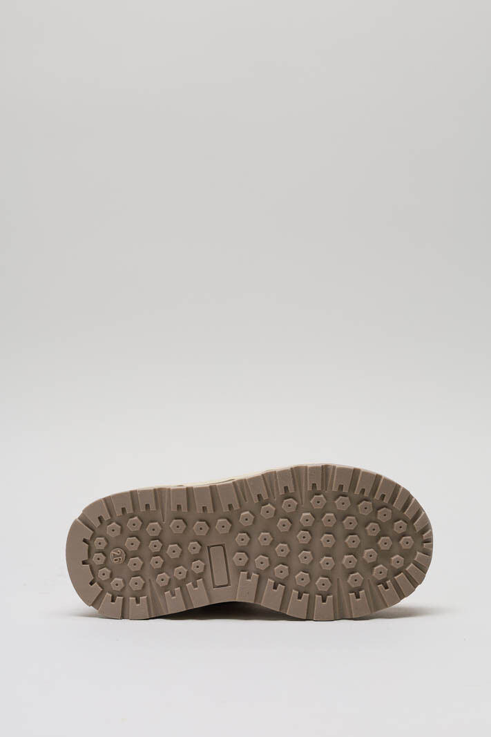 zoom in on Roze Sneaker image Roze Sneaker image