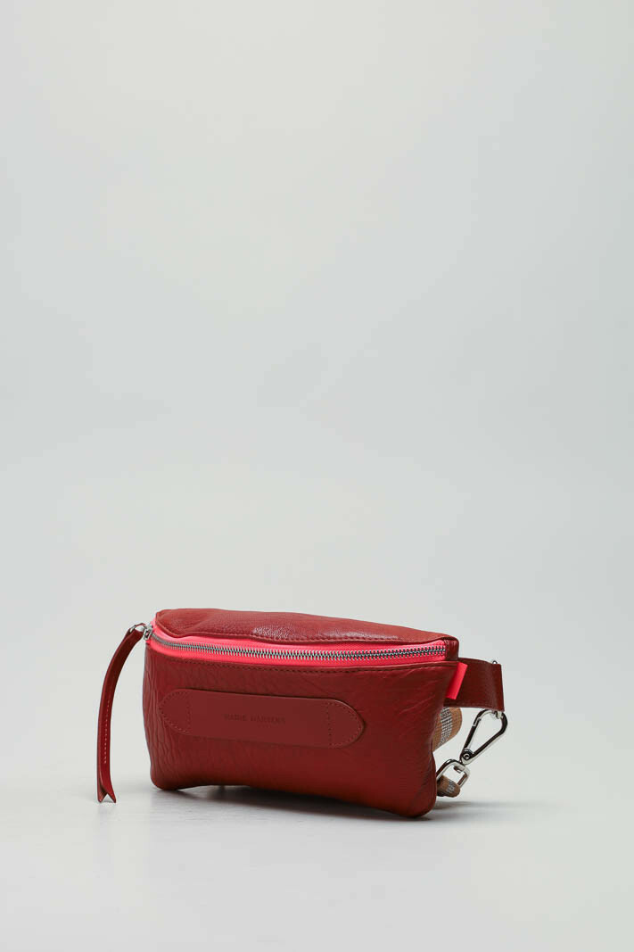 zoom in on Roestbruin Cross body image Roestbruin Cross body image