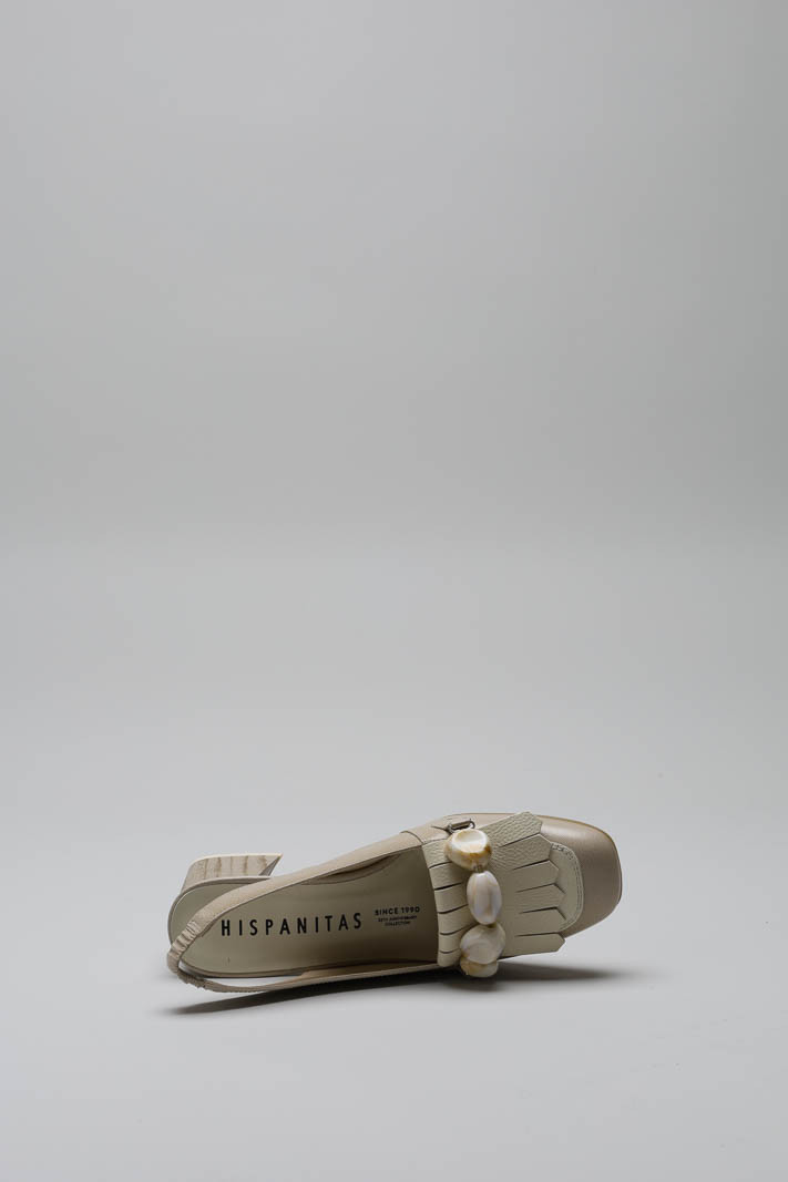 zoom in on Beige Mocassin hak image Beige Mocassin hak image