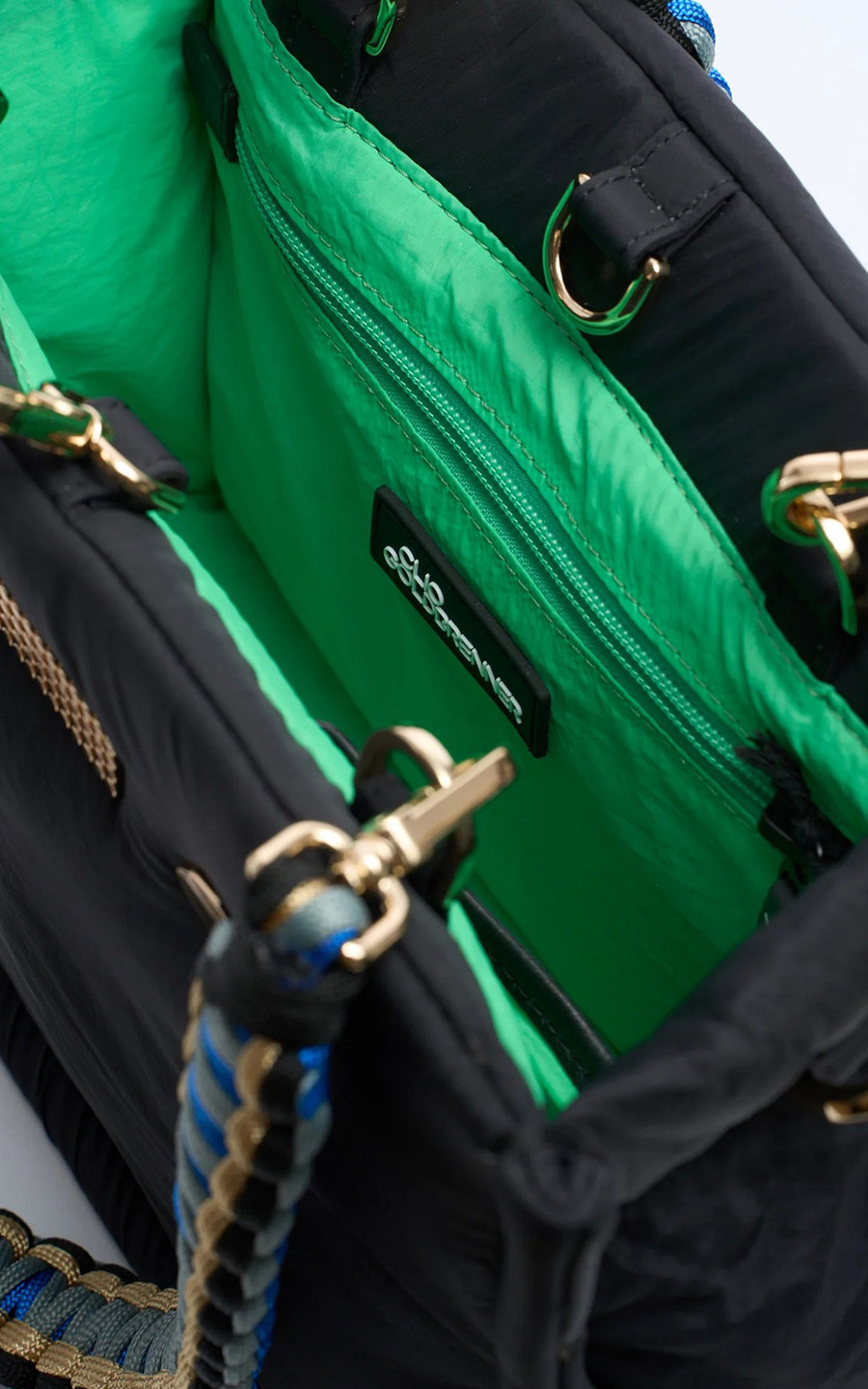 zoom in on Zwart Cross body image Zwart Cross body image
