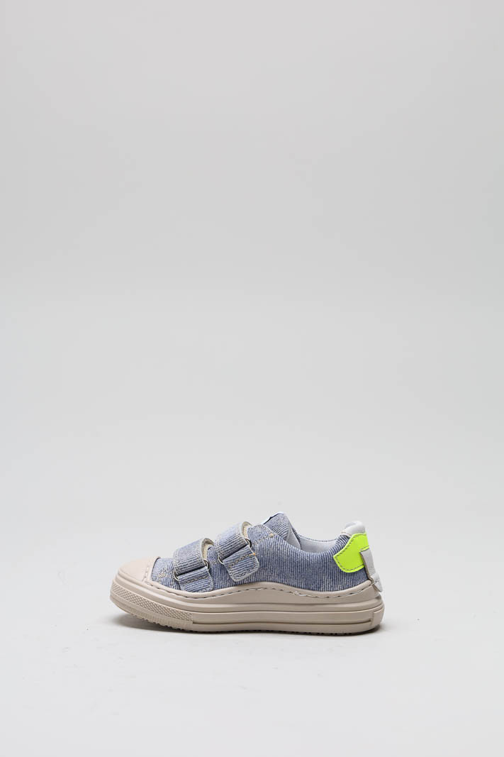zoom in on Blauw Velcro schoen image Blauw Velcro schoen image