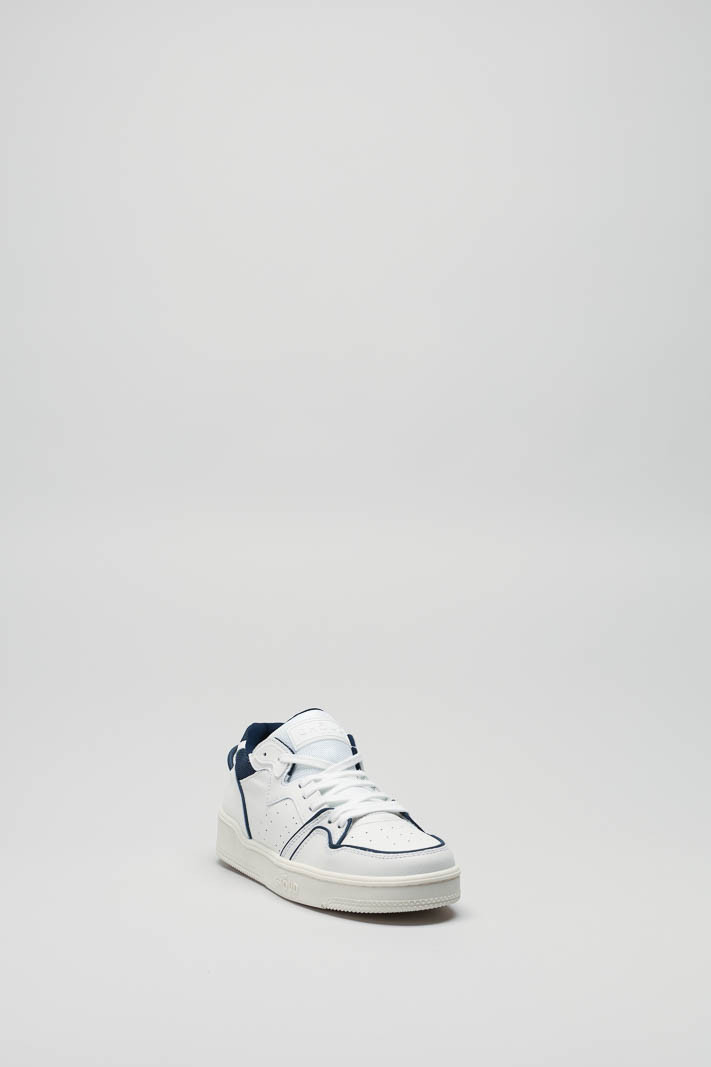 zoom in on Wit Sneaker image Wit Sneaker image