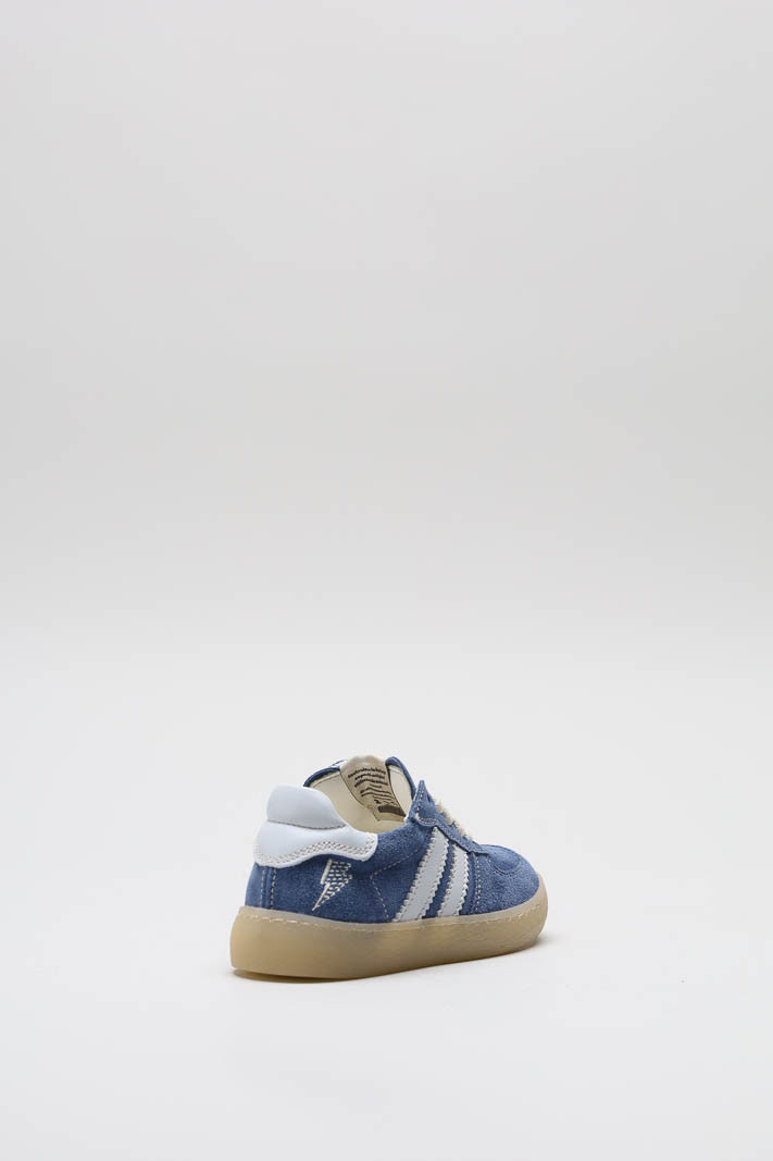 zoom in on Blauw Sneaker image Blauw Sneaker image