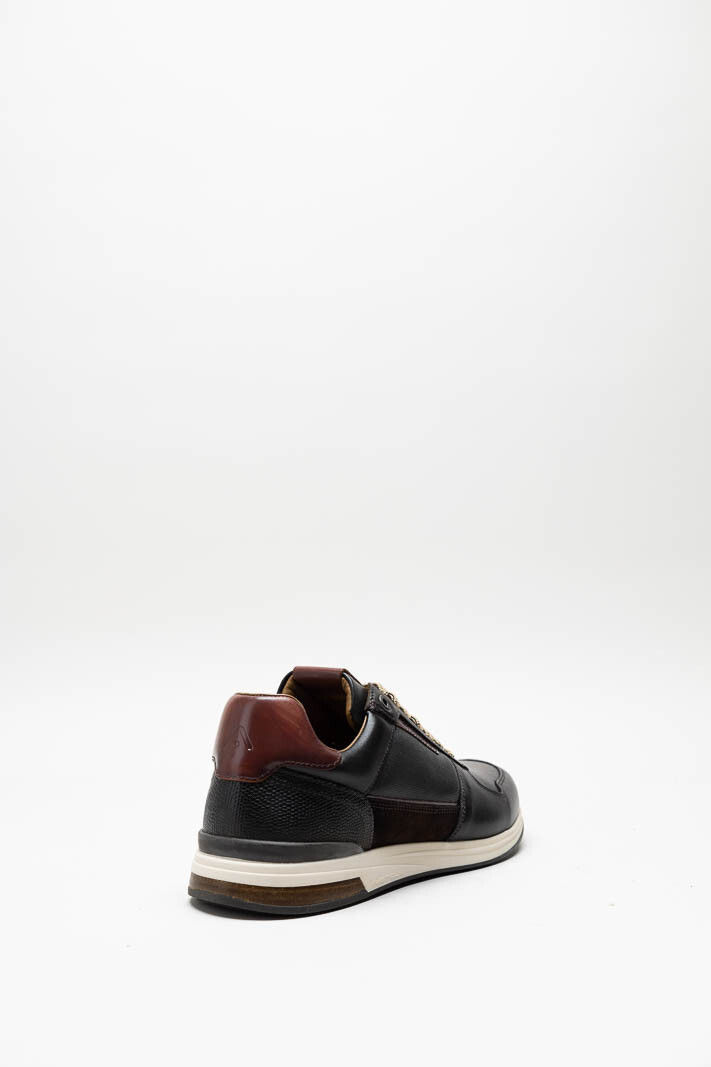 zoom in on Zwart Sneaker image Zwart Sneaker image